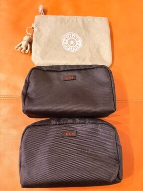 Kipling & Tumi Toiletry Bag bundle
